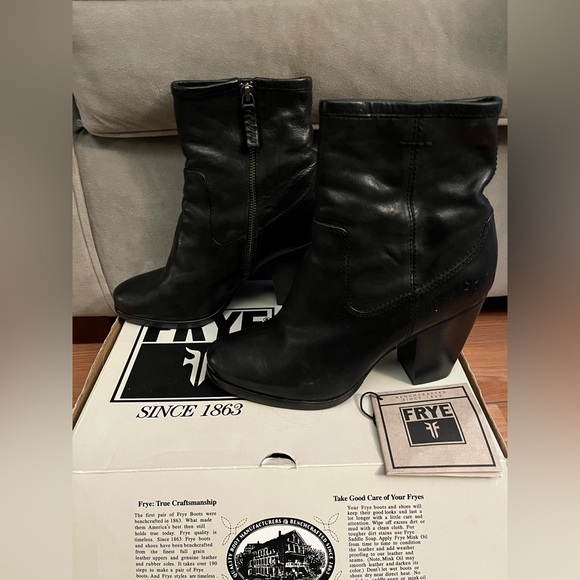 Frye Patty Artisan Zip Leather Bootie Black Size 8.5 - Picture 4 of 10